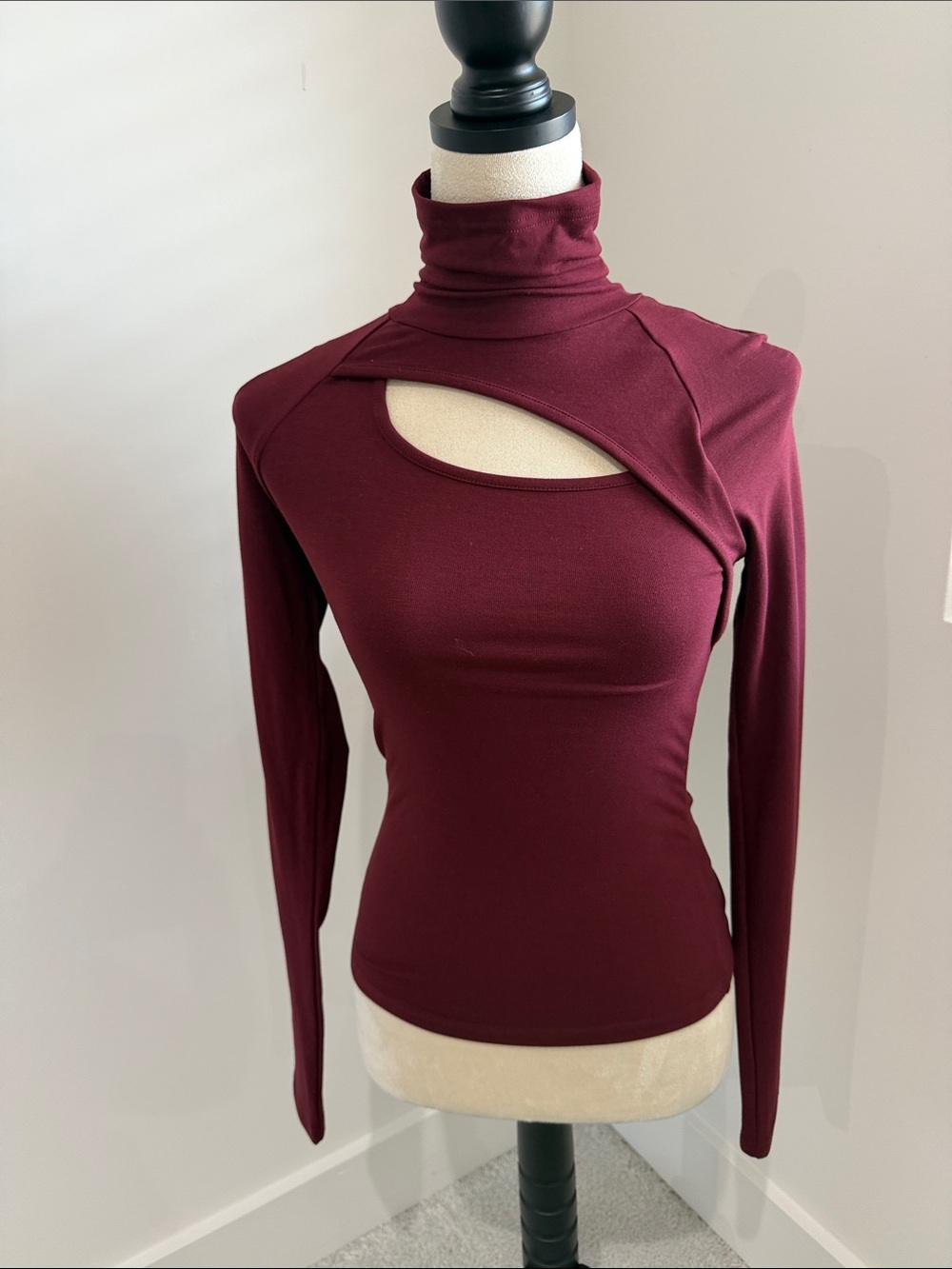 Commense Wine Red Cutout Turtleneck Long Sleeve Top